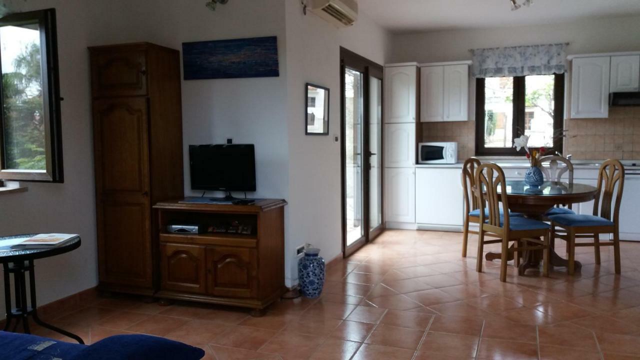 Bungalow Perla Funtana Exterior foto